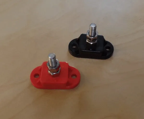 2 x Single Post Cable Connection Distribution Posts Blk Red