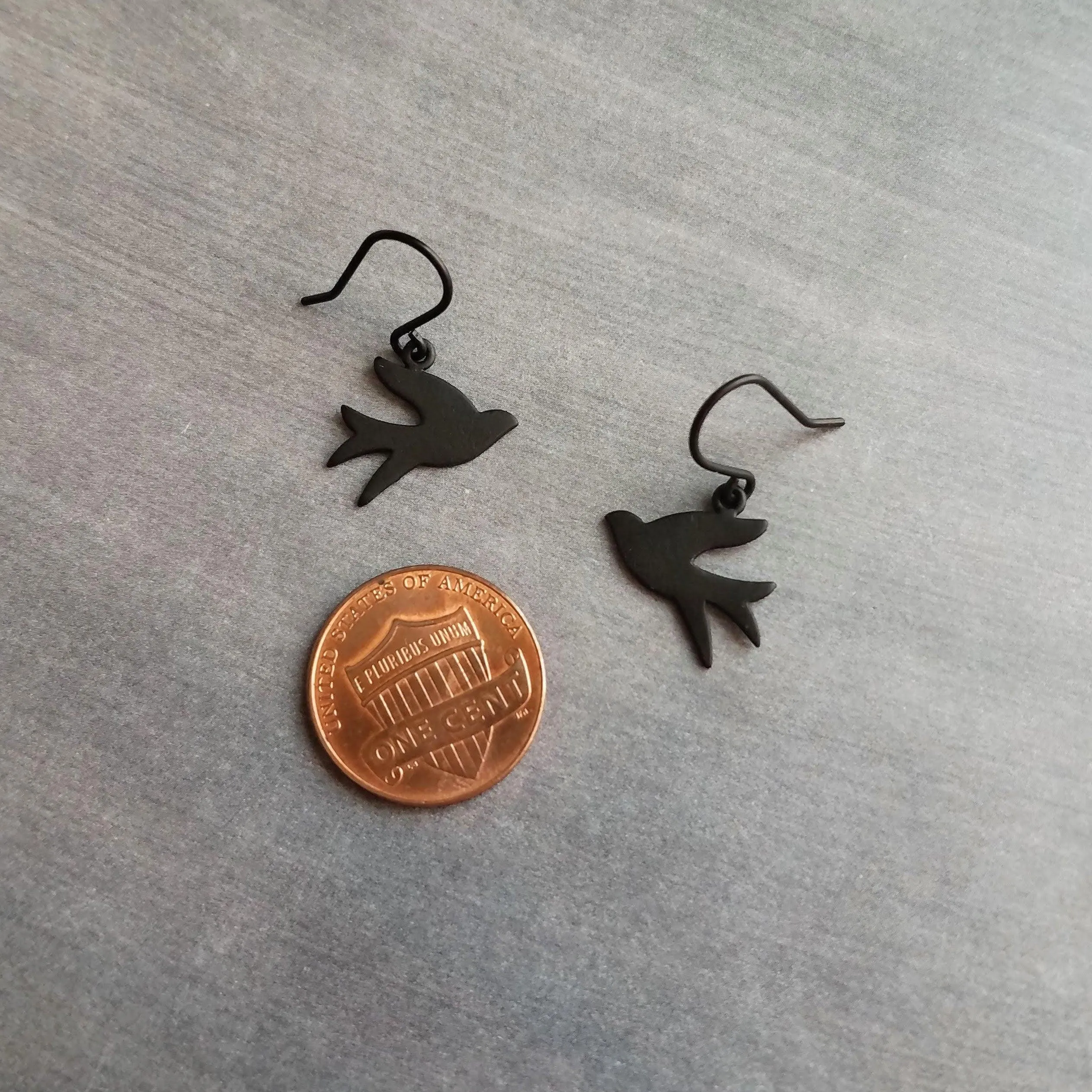 Black Bird Earrings, matte black earring, little bird earring, small bird earring, sparrow earring, flying bird earring, facing each other