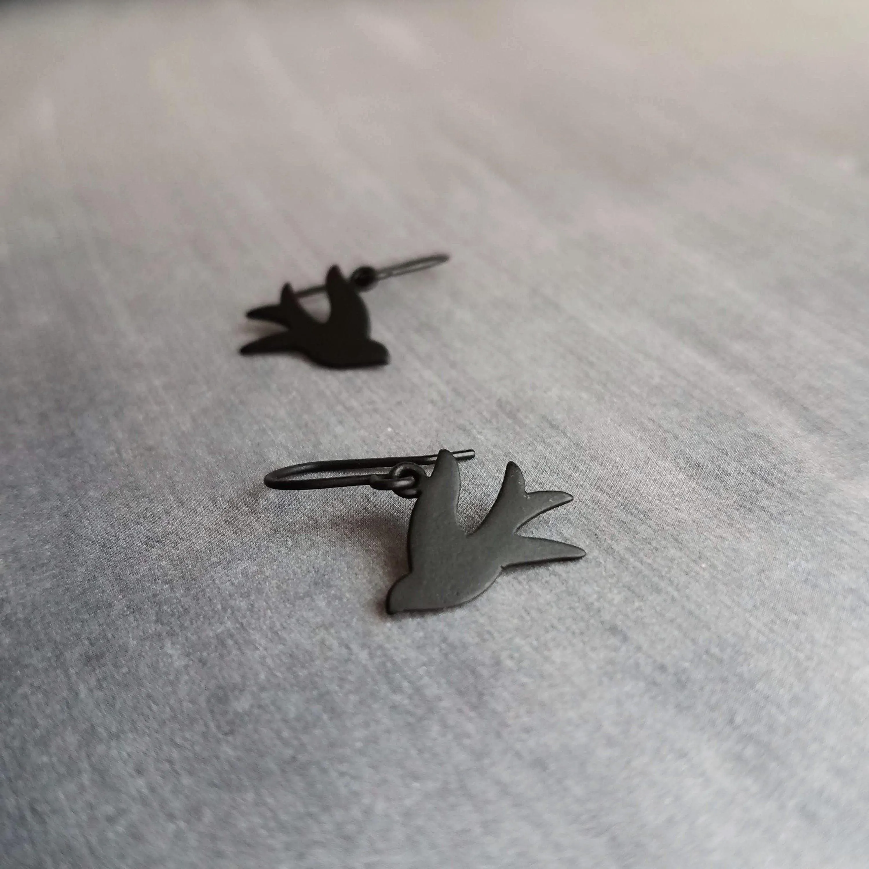 Black Bird Earrings, matte black earring, little bird earring, small bird earring, sparrow earring, flying bird earring, facing each other