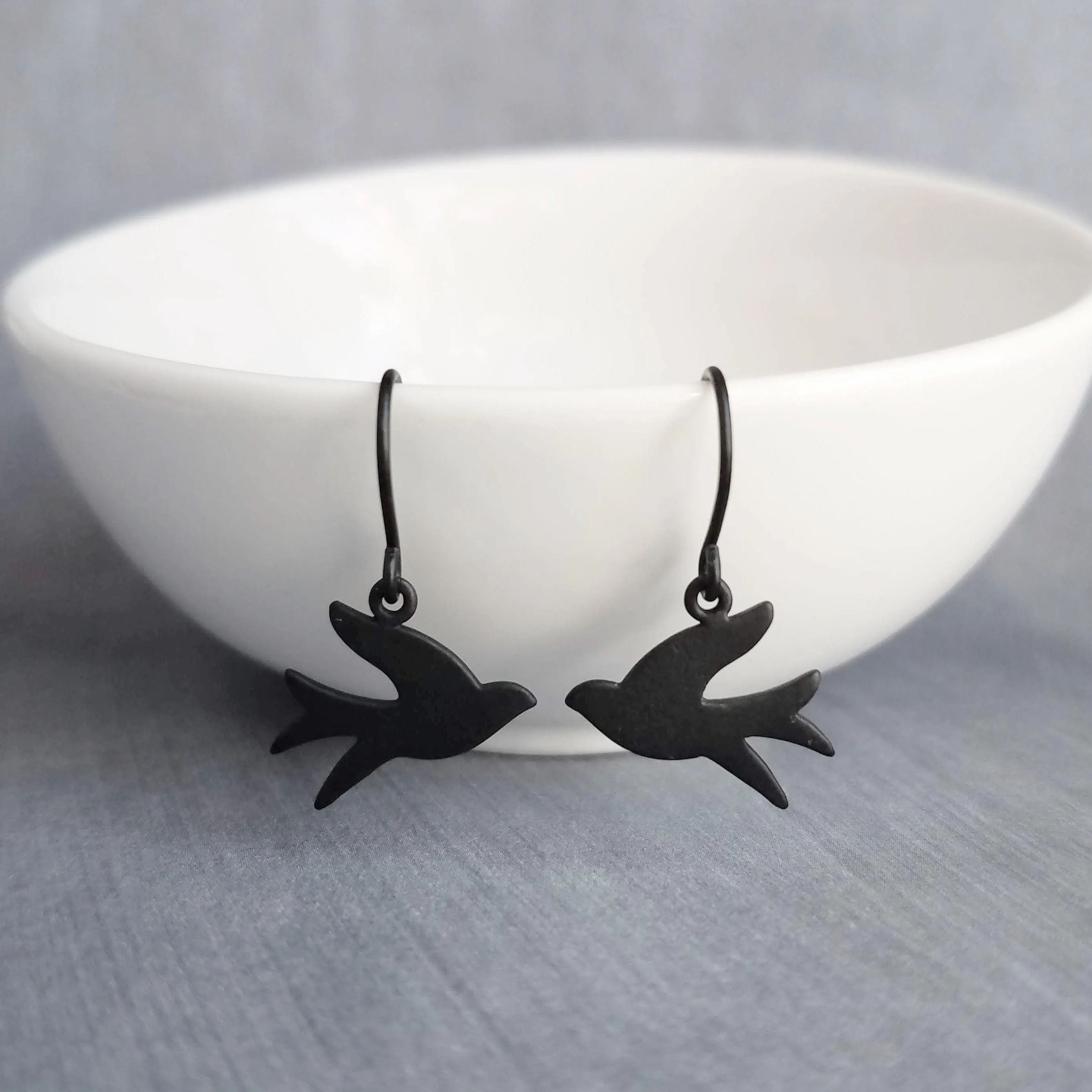 Black Bird Earrings, matte black earring, little bird earring, small bird earring, sparrow earring, flying bird earring, facing each other