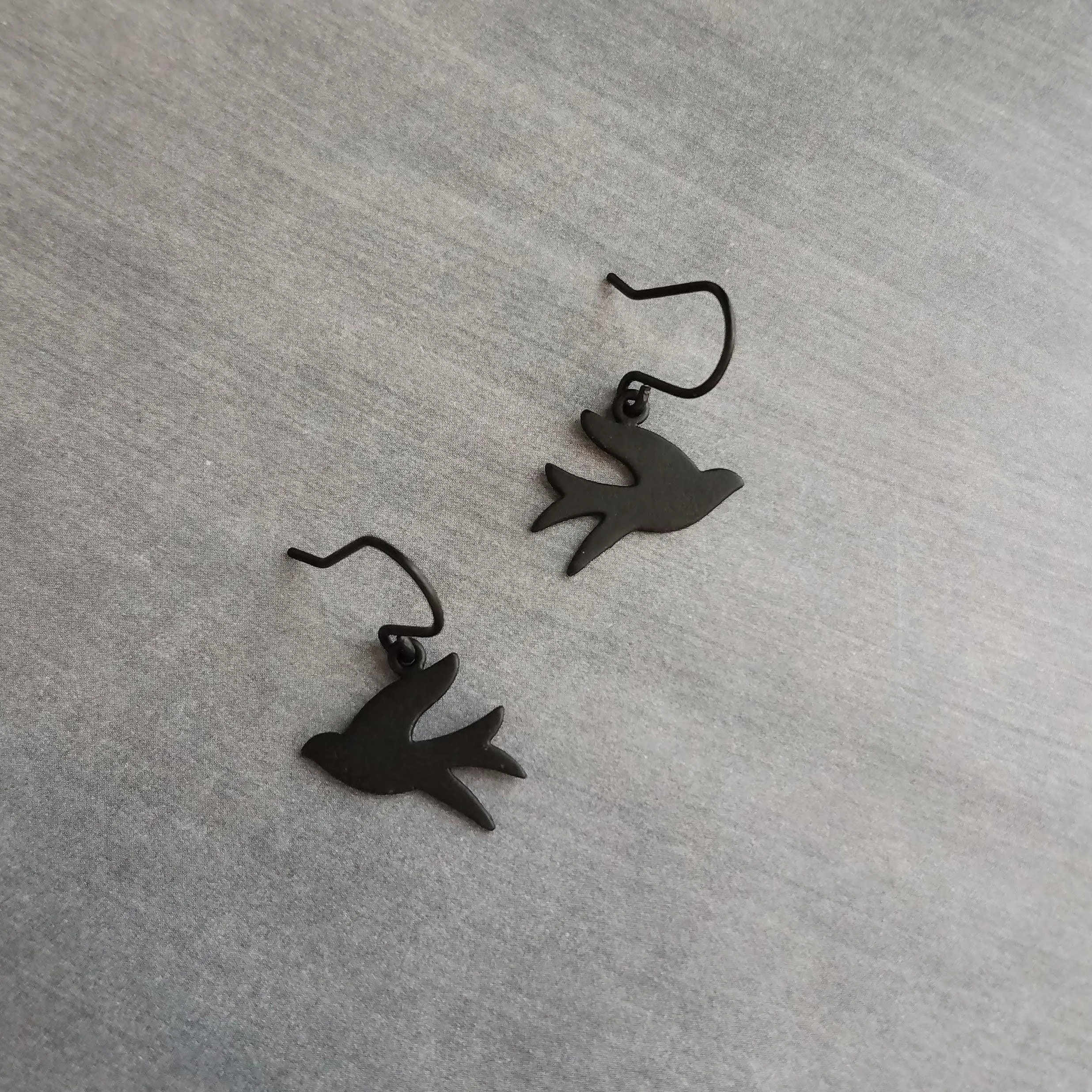 Black Bird Earrings, matte black earring, little bird earring, small bird earring, sparrow earring, flying bird earring, facing each other