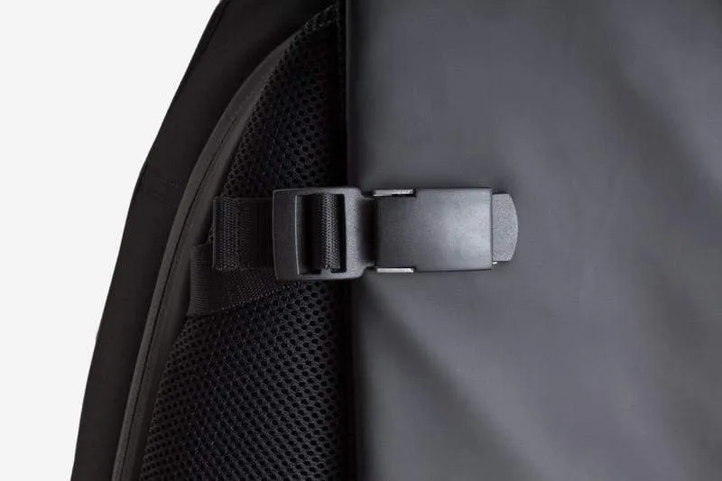 Isar M Obsidian Black