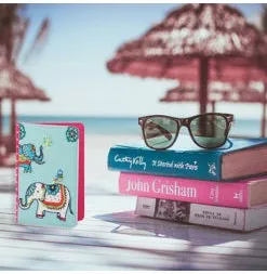 Jumbo-Trunk Passport Holder