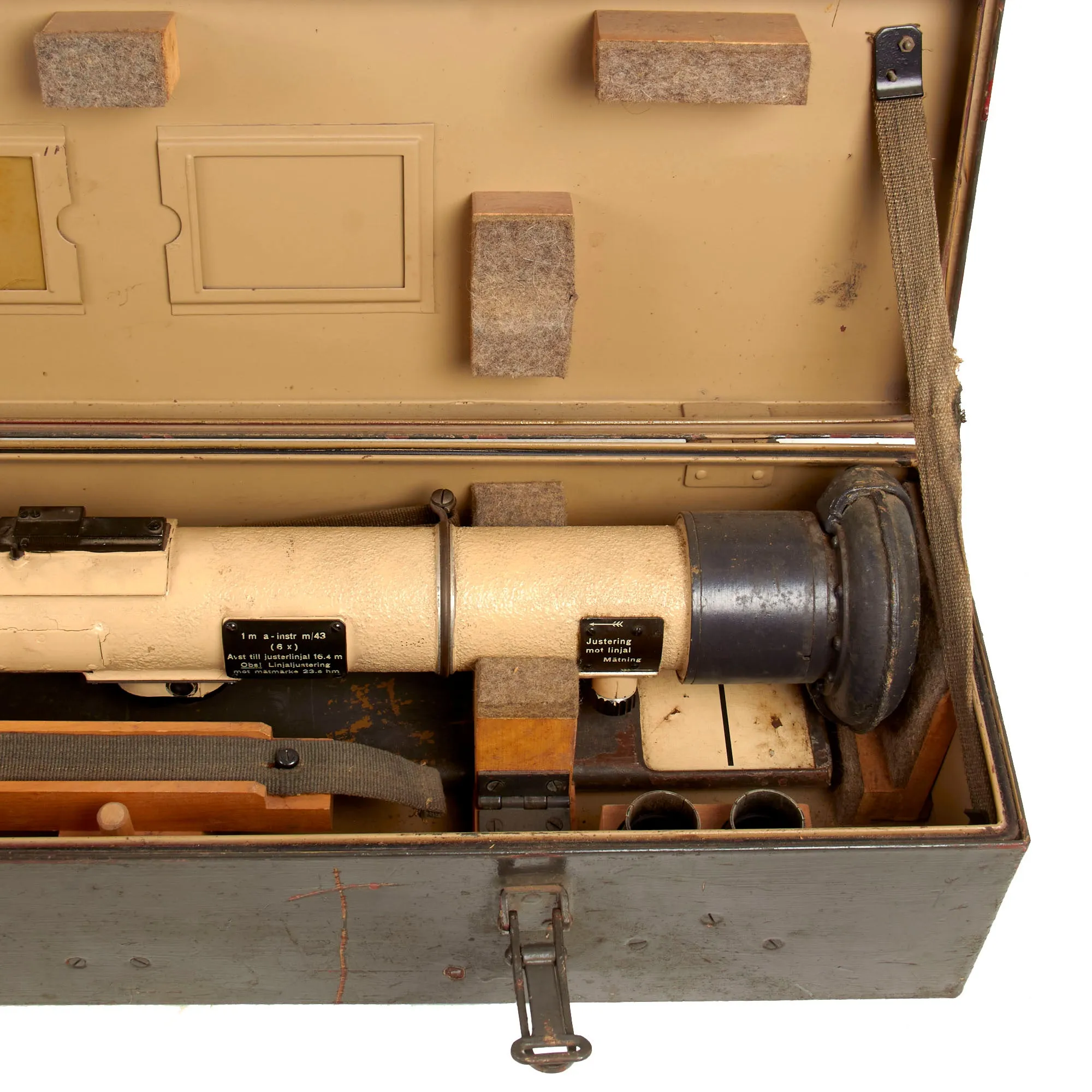 Original German WWII 1943 Dated Swedish M/43 6× Em 1m R36 Stereoscopic Rangefinder by Saalfelder Apparatebau in Transit Chest with Shoulder Mount - A.A.F. Tank Museum