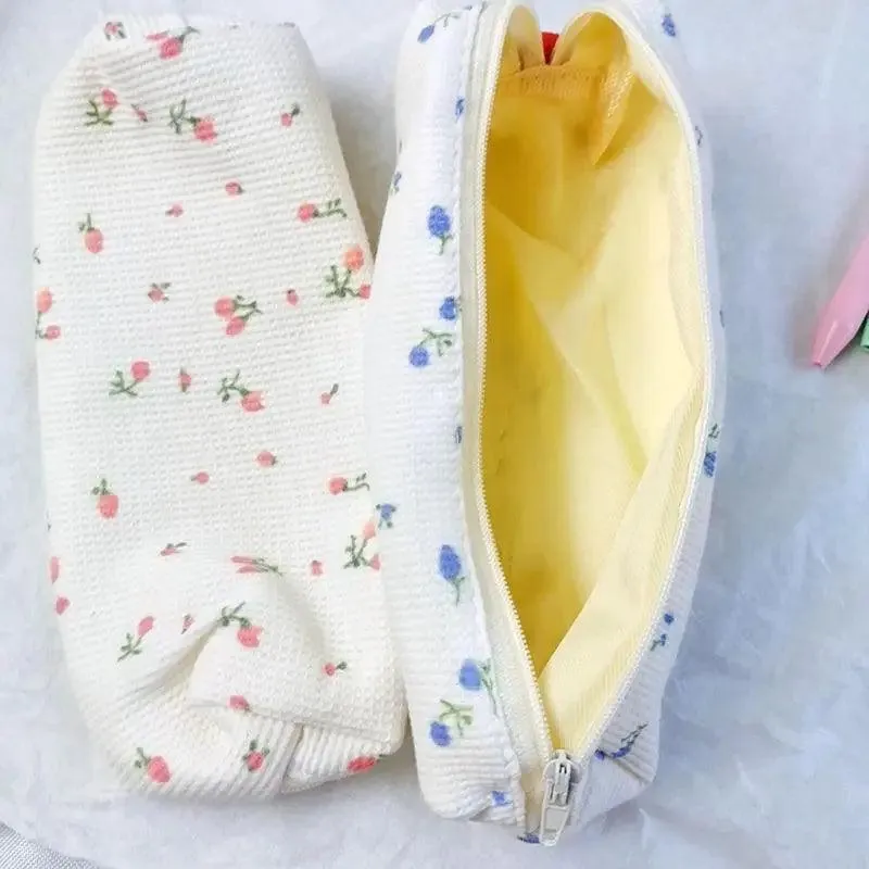Simple Small Flowers White Fresh Style Pencil Bag Students Pencil Cases Unique Makeup Lightweight Cosmetic Bag Pouch