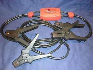 SMART AUTO JUMP LEADS - THEY ARE FOOL PROOF - 200 AMP - NEW IN CARRY CASE.
